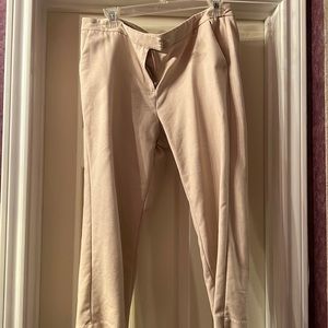 Light peachy/creamy capris